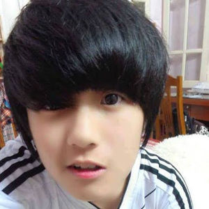 Meet your Posher, Lona